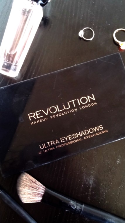 Makeup Revolution Eyeshadow Palette Closed - Edited